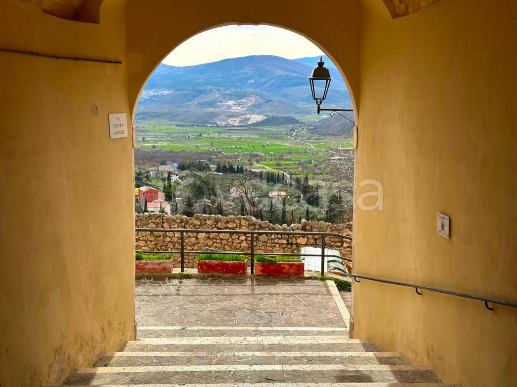casa indipendente in vendita ad Ofena
