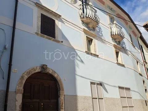 casa indipendente in vendita ad Ofena