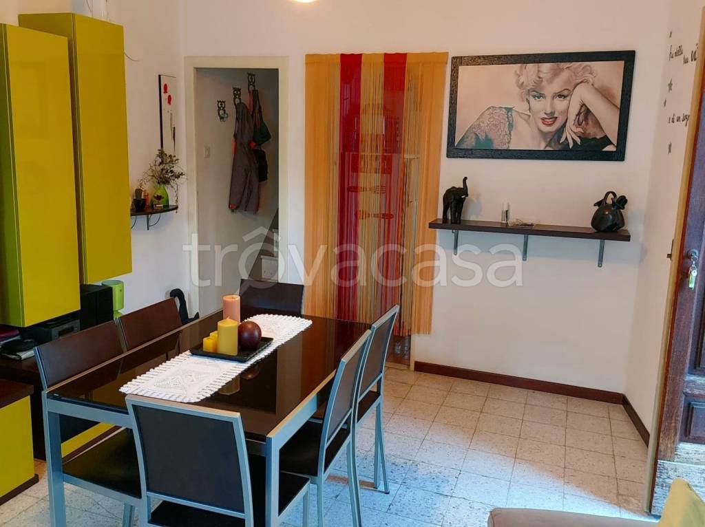 casa indipendente in vendita ad Ofena in zona Cappuccini