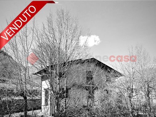 casa indipendente in vendita ad Opi