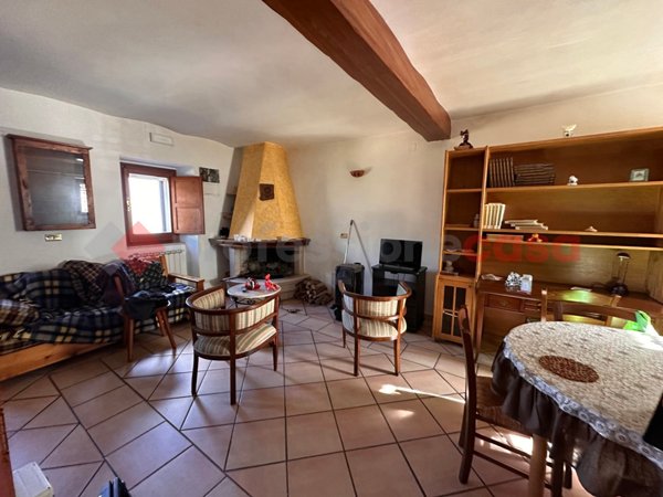casa indipendente in vendita ad Opi