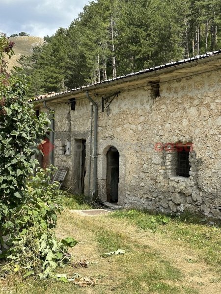 casale in vendita ad Opi