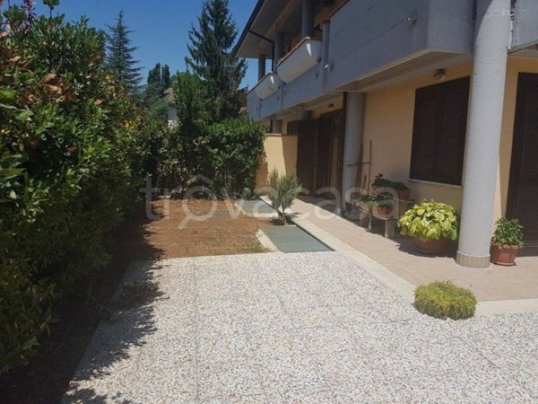 casa indipendente in vendita ad Oricola