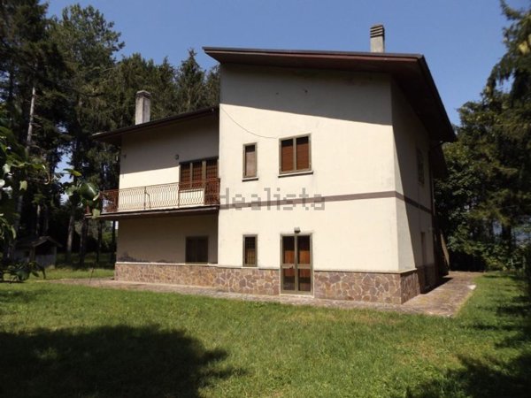 casa indipendente in vendita ad Oricola