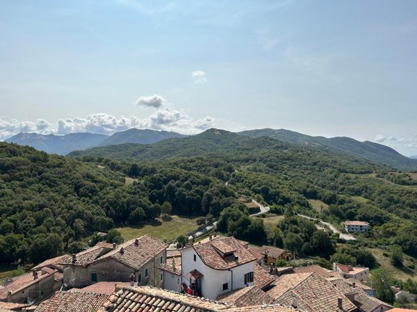 villa in vendita ad Oricola