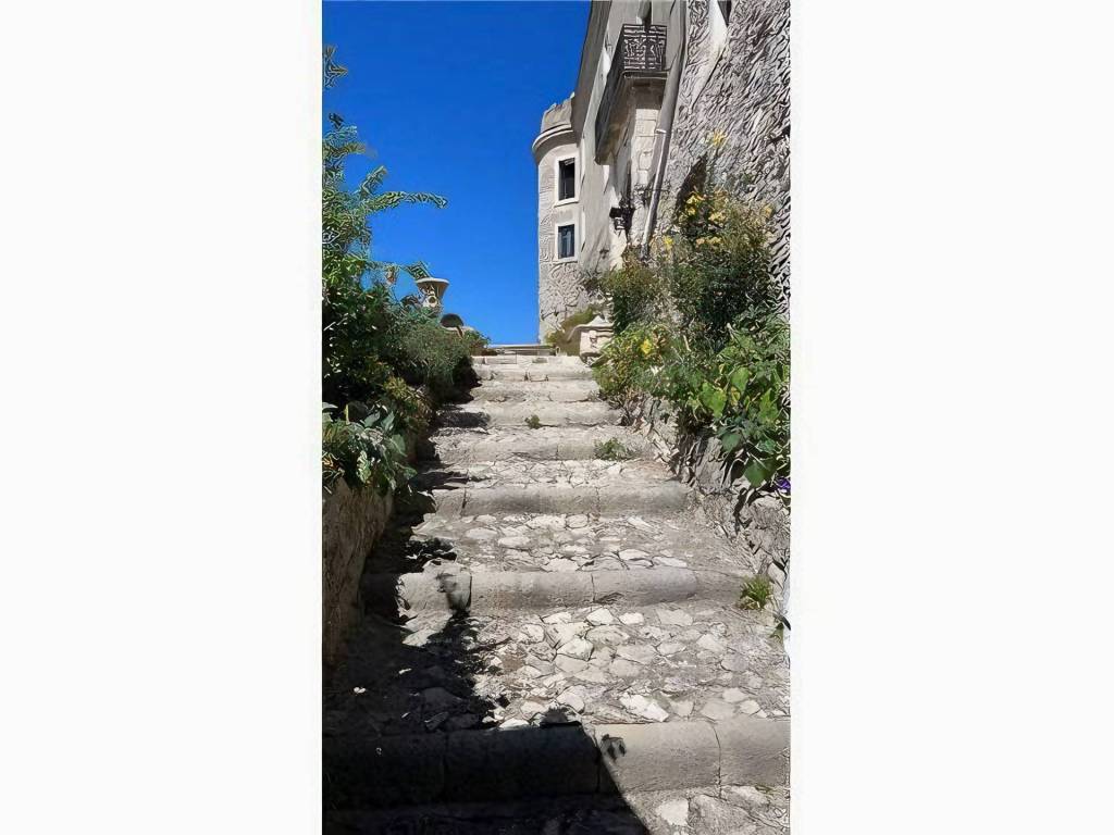 villa in vendita ad Oricola