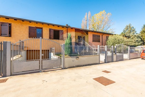 casa indipendente in vendita ad Oricola