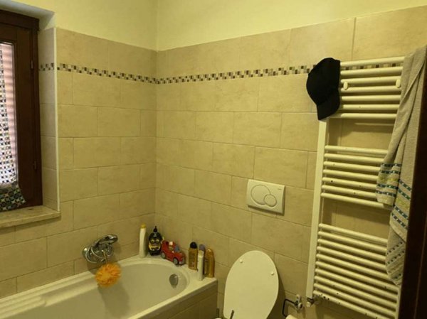 casa indipendente in vendita ad Oricola
