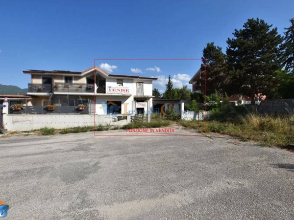 casa indipendente in vendita ad Oricola