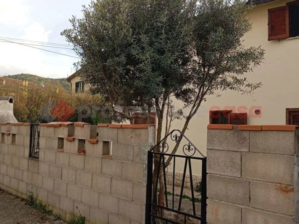 casa indipendente in vendita ad Oricola