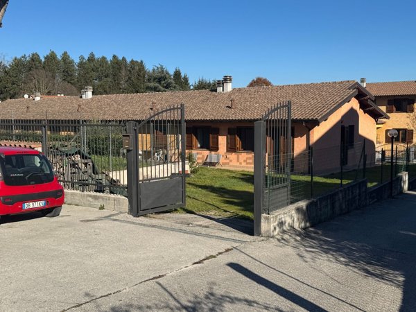 casa indipendente in vendita ad Oricola