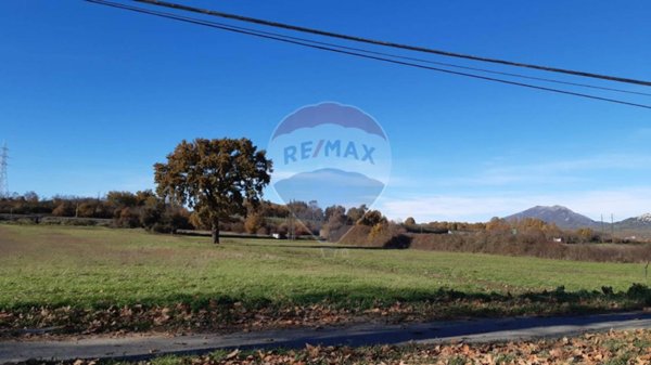 negozio in vendita ad Oricola