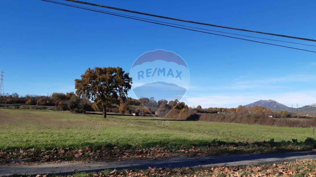 negozio in vendita ad Oricola