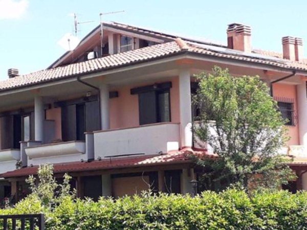 casa indipendente in vendita ad Oricola