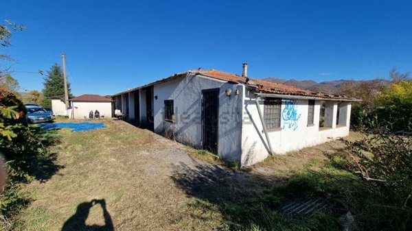 casa indipendente in vendita ad Oricola