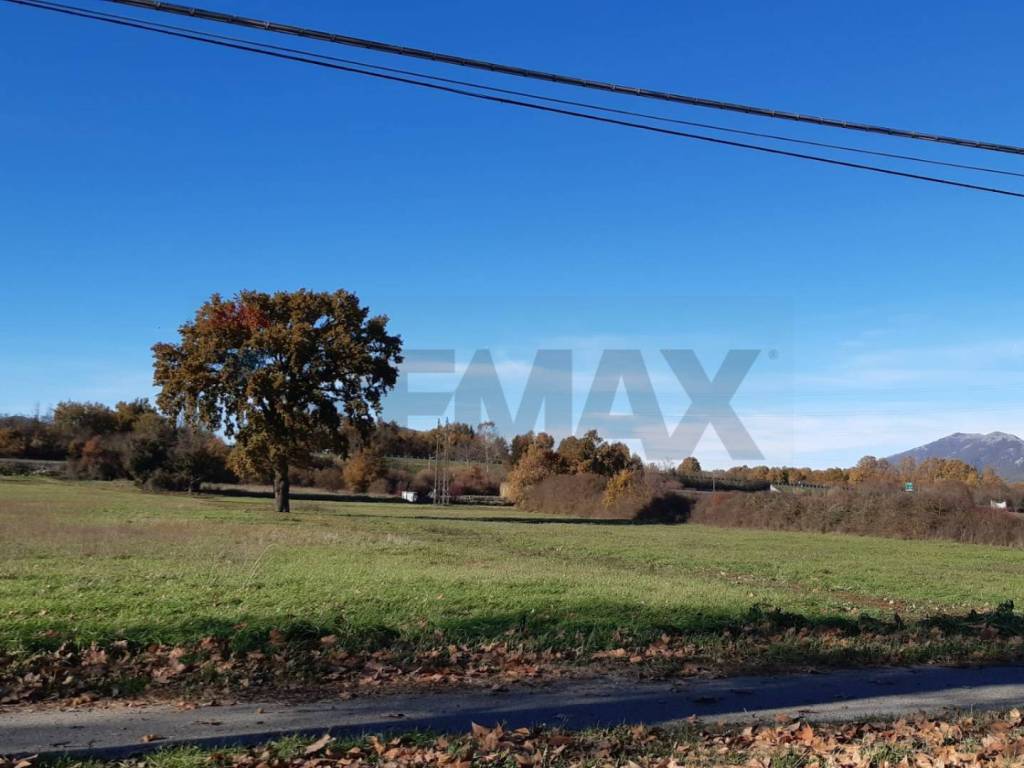 negozio in vendita ad Oricola