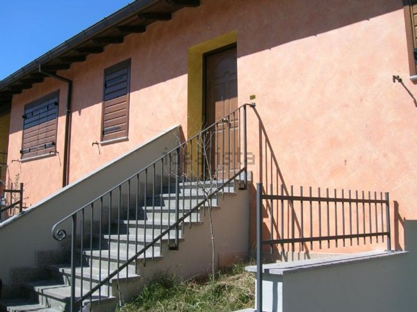 casa indipendente in vendita ad Oricola