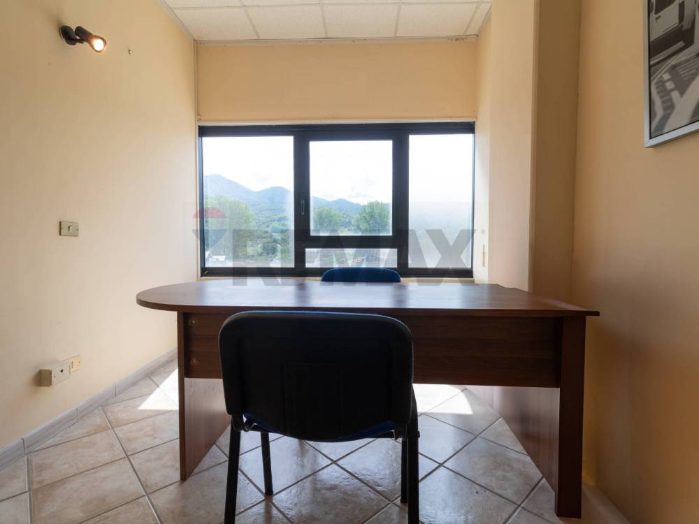 ufficio in vendita ad Oricola