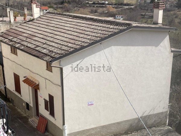 casa indipendente in vendita ad Ortona dei Marsi