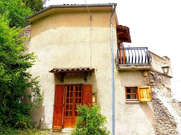 casa indipendente in vendita ad Ortona dei Marsi