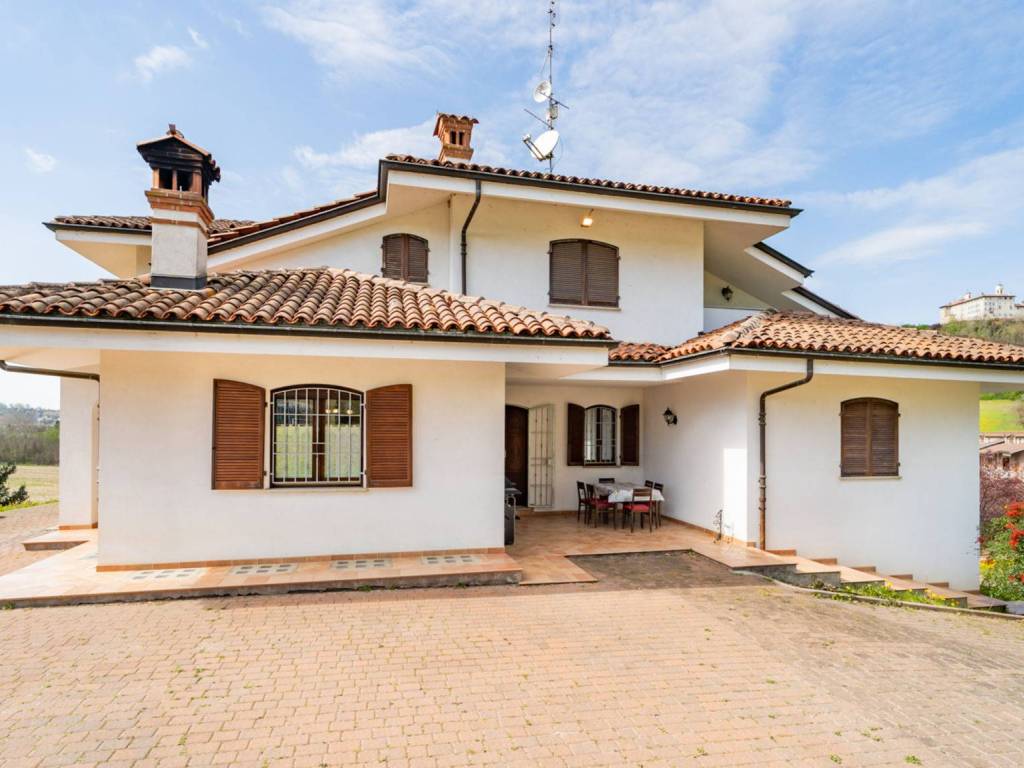 casa indipendente in vendita a Monchiero