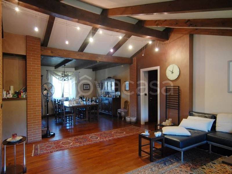 casa indipendente in vendita a Monchiero