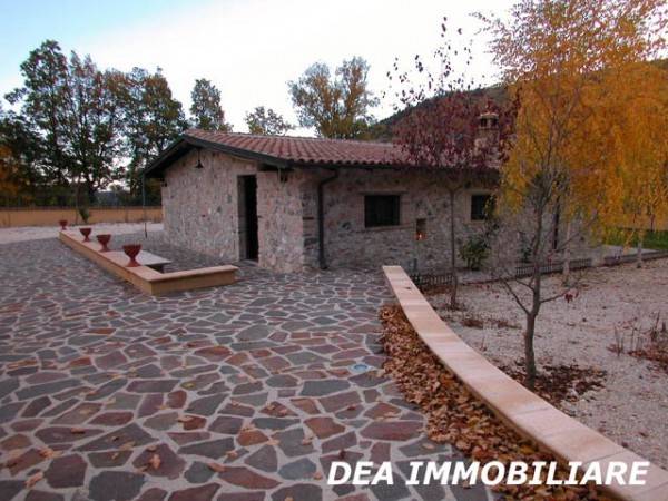 appartamento in vendita ad Ovindoli in zona San Potito