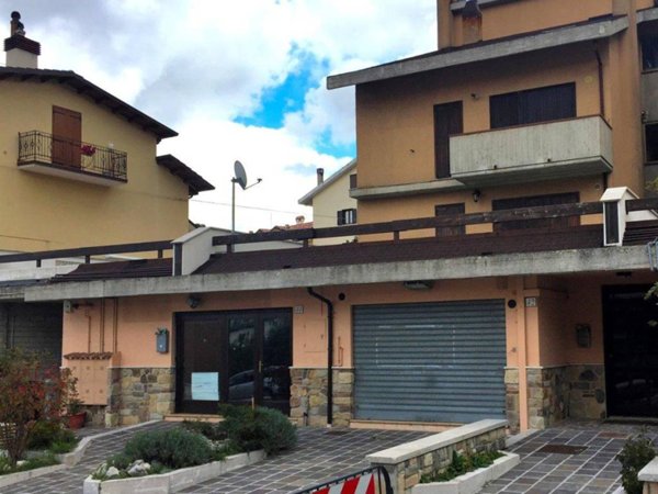 negozio in vendita ad Ovindoli