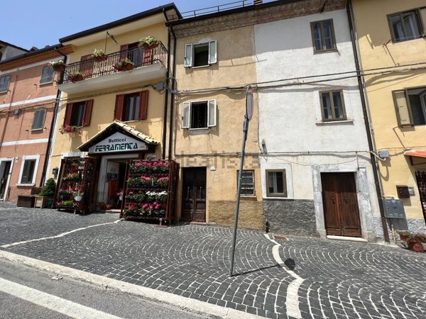 casa indipendente in vendita ad Ovindoli