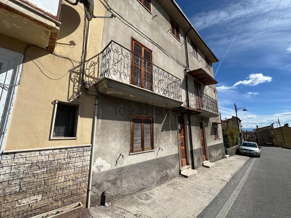 casa indipendente in vendita ad Ovindoli in zona San Potito