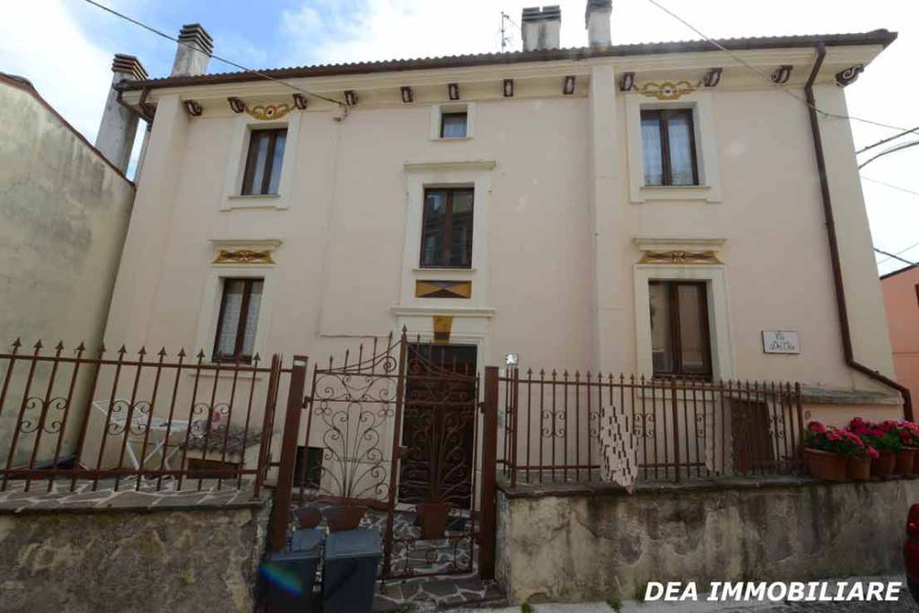 casa indipendente in vendita ad Ovindoli