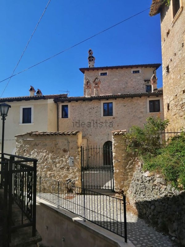 casa indipendente in vendita ad Ovindoli