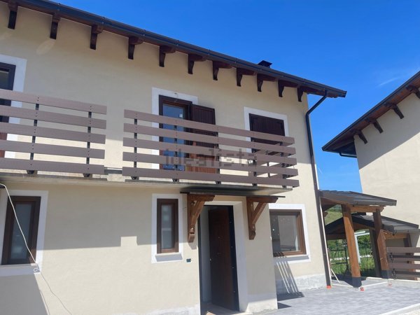 casa indipendente in vendita ad Ovindoli