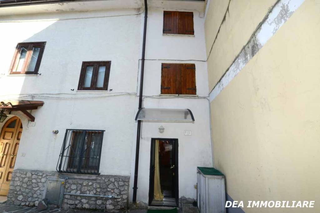 casa indipendente in vendita ad Ovindoli