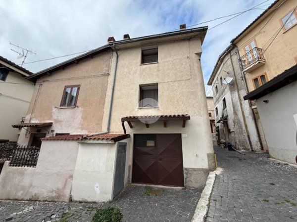 casa indipendente in vendita ad Ovindoli
