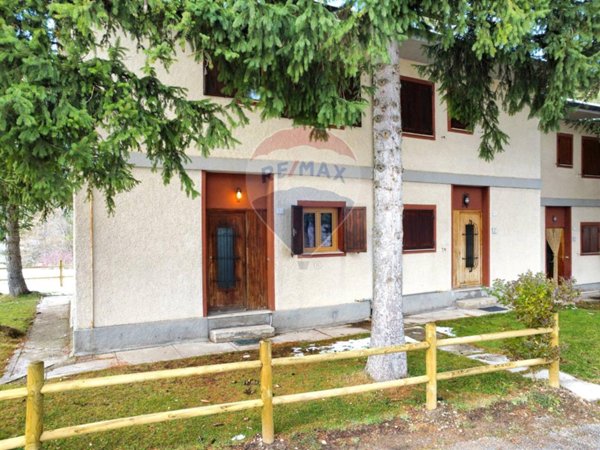 casa indipendente in vendita ad Ovindoli