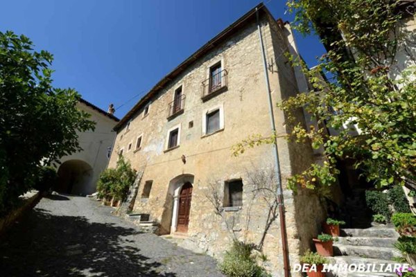 casa indipendente in vendita ad Ovindoli in zona Santa Iona