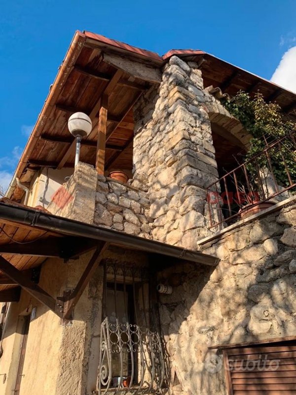 appartamento in vendita ad Ovindoli in zona San Potito