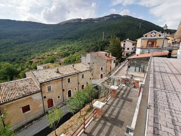 casa indipendente in vendita ad Ovindoli in zona San Potito