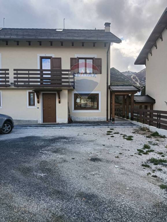 casa indipendente in vendita ad Ovindoli