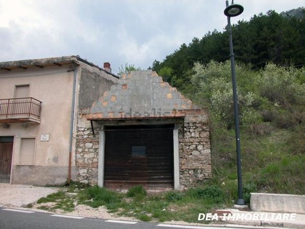 casa indipendente in vendita ad Ovindoli in zona San Potito
