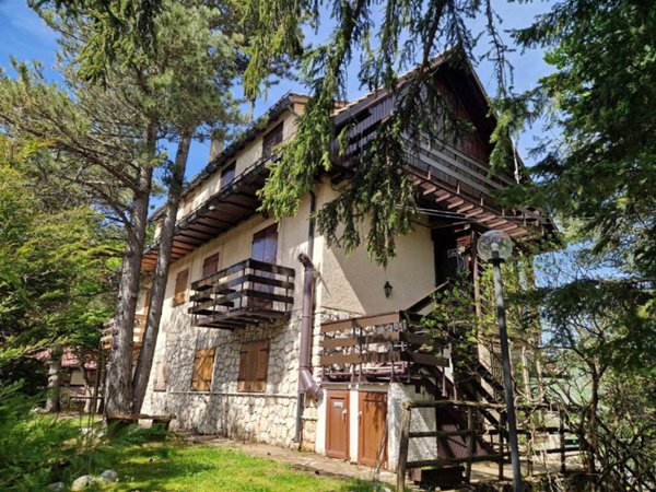 casa indipendente in vendita ad Ovindoli