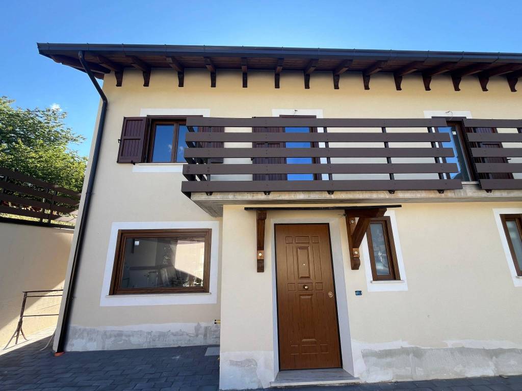 casa indipendente in vendita ad Ovindoli