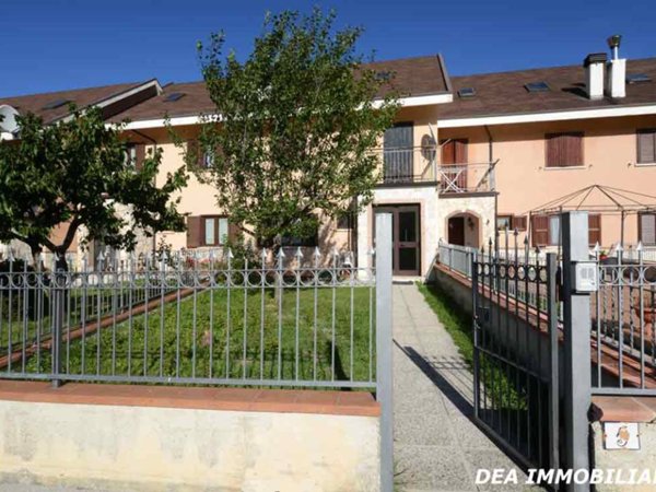 casa indipendente in vendita ad Ovindoli