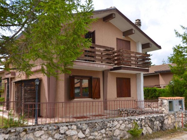 casa indipendente in vendita ad Ovindoli