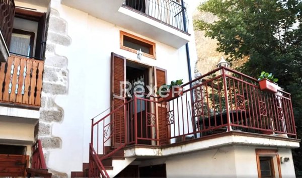 casa indipendente in vendita ad Ovindoli in zona San Potito