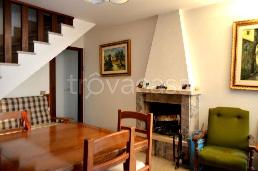 casa indipendente in vendita ad Ovindoli