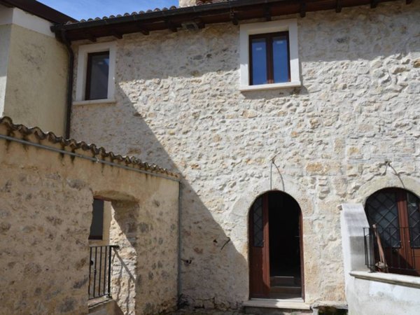 appartamento in vendita ad Ovindoli in zona Santa Iona