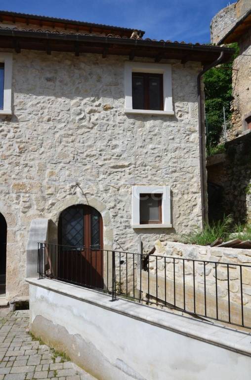 appartamento in vendita ad Ovindoli in zona Santa Iona