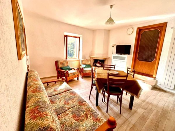 appartamento in vendita ad Ovindoli in zona San Potito